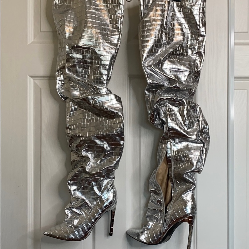 Missguided silver over the knee boots - Picture 11 of 14
